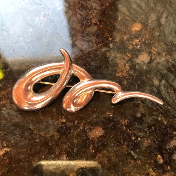 Sterling Silver Swirling contemporary Pin🌺 - Picture 1 of 3